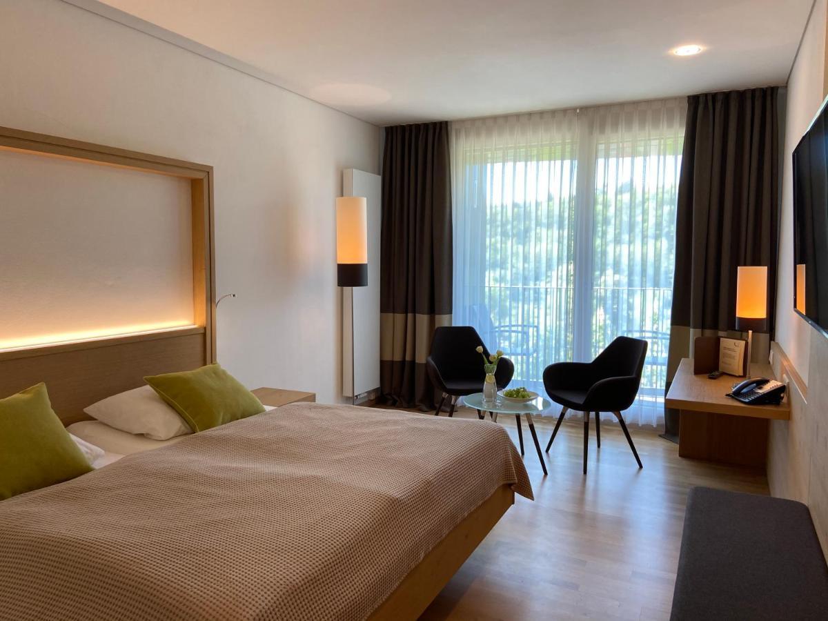 Hotel Zur Schoenen Aussicht มาร์คทายเดินเฟลด์ ภายนอก รูปภาพ