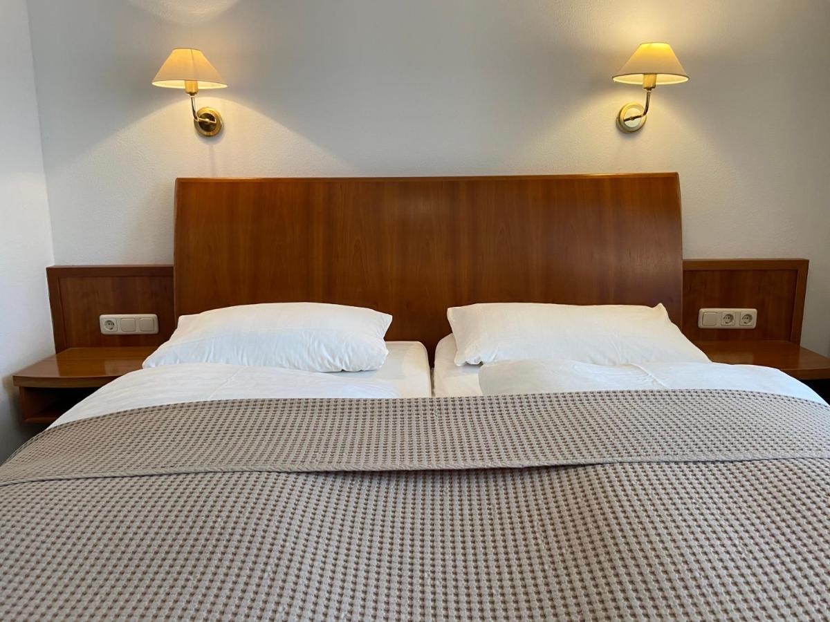 Hotel Zur Schoenen Aussicht มาร์คทายเดินเฟลด์ ภายนอก รูปภาพ
