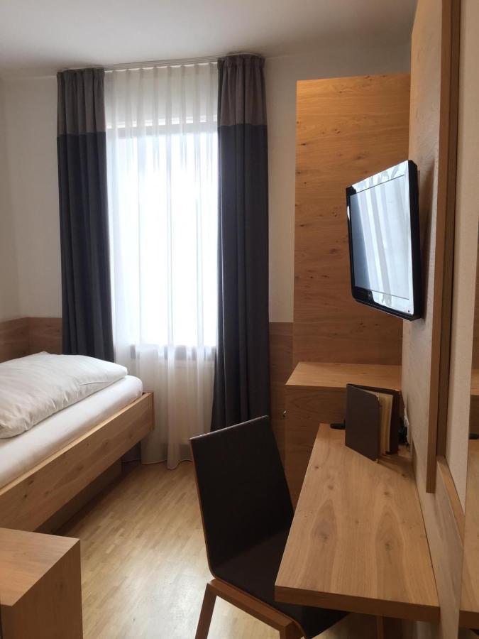 Hotel Zur Schoenen Aussicht มาร์คทายเดินเฟลด์ ภายนอก รูปภาพ