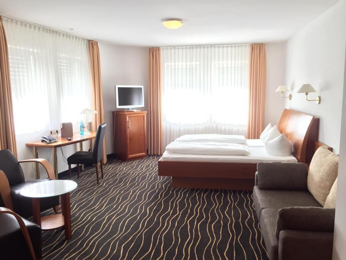 Hotel Zur Schoenen Aussicht มาร์คทายเดินเฟลด์ ภายนอก รูปภาพ
