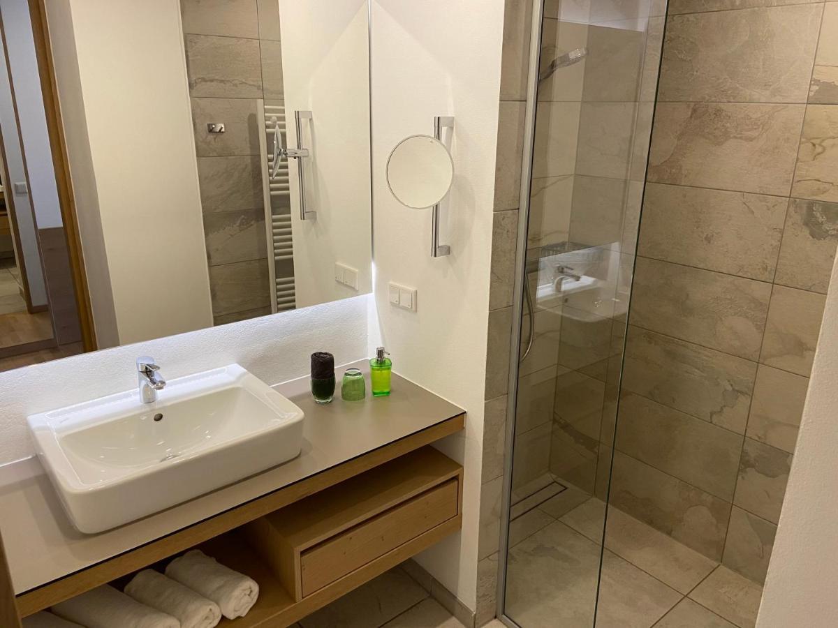 Hotel Zur Schoenen Aussicht มาร์คทายเดินเฟลด์ ภายนอก รูปภาพ