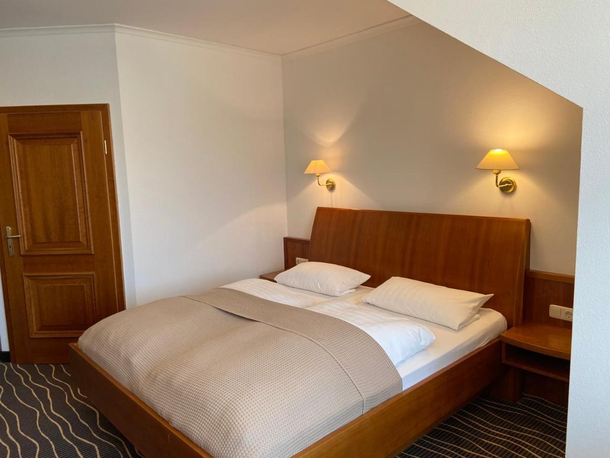 Hotel Zur Schoenen Aussicht มาร์คทายเดินเฟลด์ ภายนอก รูปภาพ