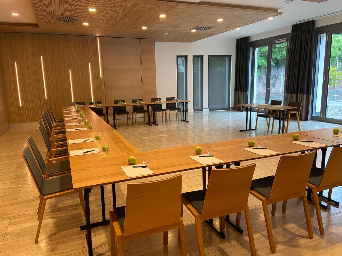 Hotel Zur Schoenen Aussicht มาร์คทายเดินเฟลด์ ภายนอก รูปภาพ