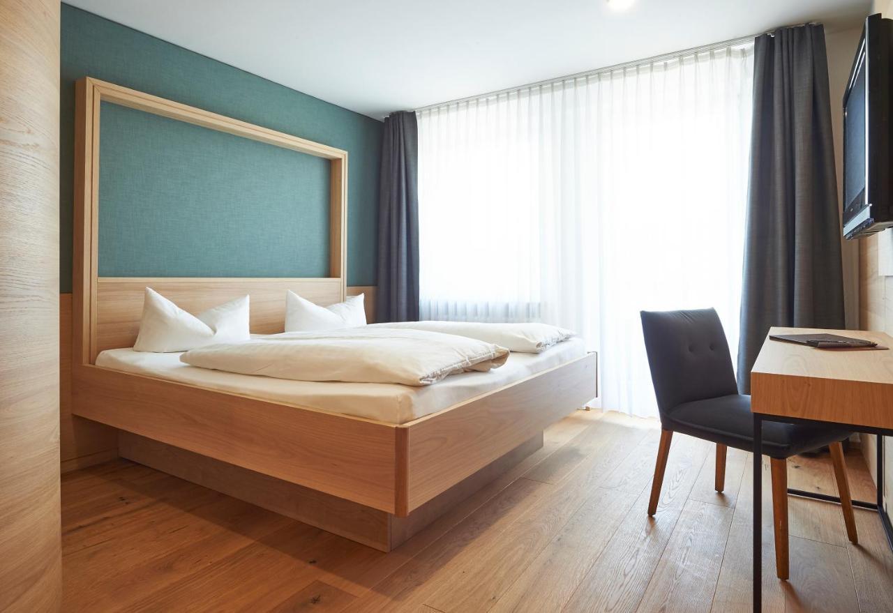 Hotel Zur Schoenen Aussicht มาร์คทายเดินเฟลด์ ภายนอก รูปภาพ