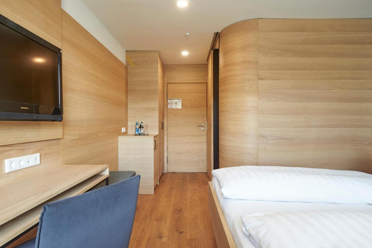 Hotel Zur Schoenen Aussicht มาร์คทายเดินเฟลด์ ภายนอก รูปภาพ