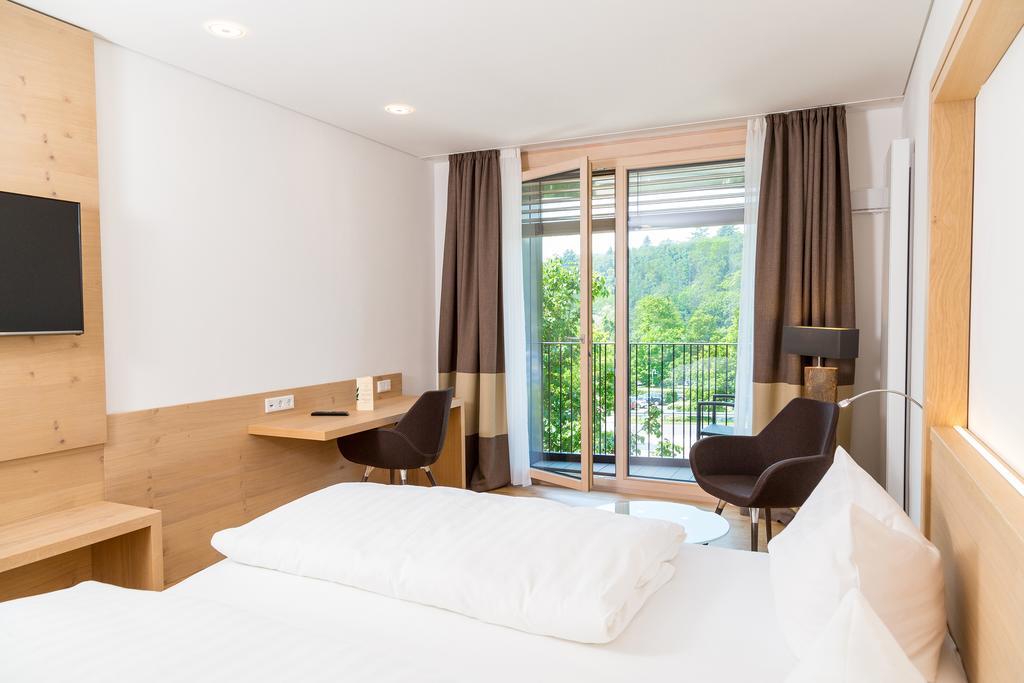 Hotel Zur Schoenen Aussicht มาร์คทายเดินเฟลด์ ภายนอก รูปภาพ